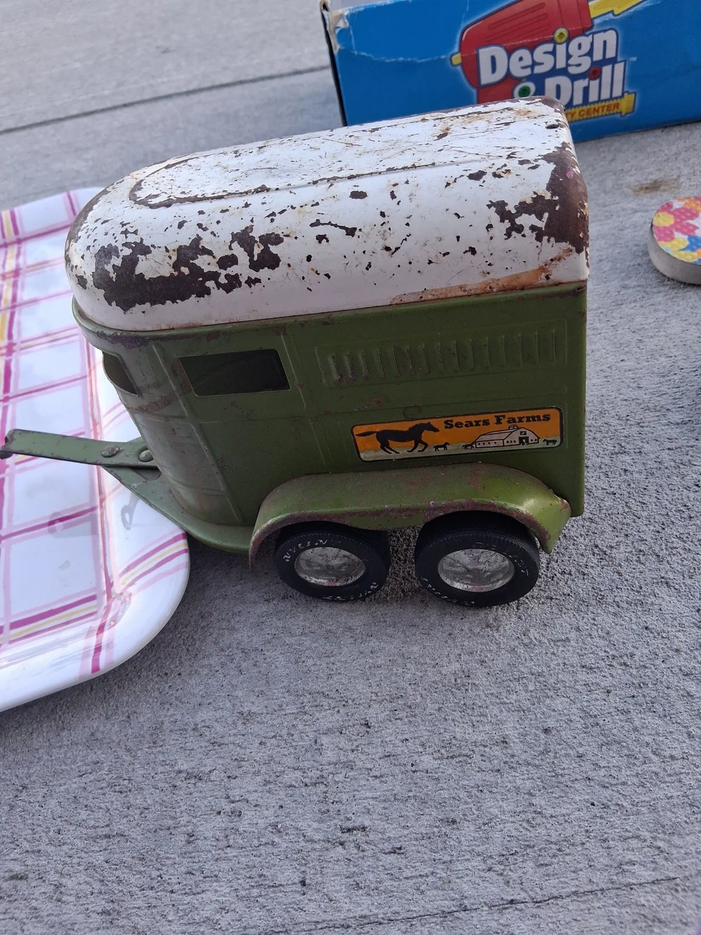 Green and White Kids Toy Horse Trailer